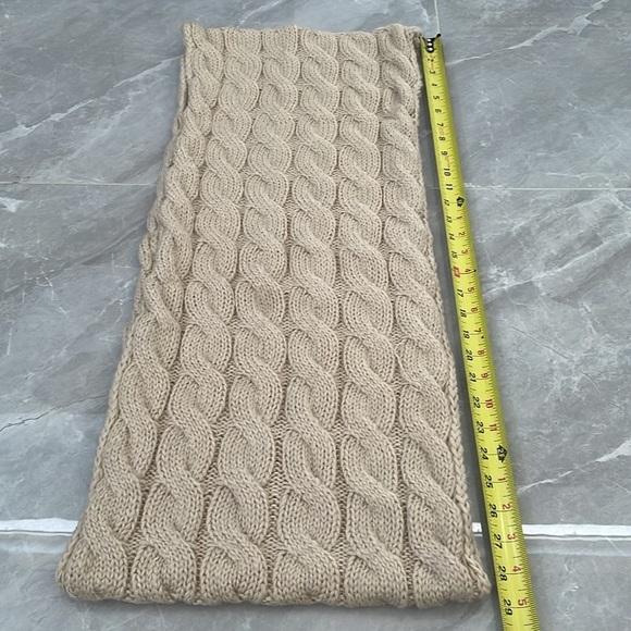 Women's Cable Knitted Infinity Scarf - Picture 13 of 15